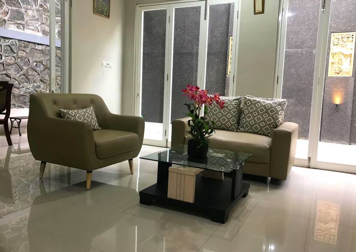 Public Area, Emerald Villas 3BR W/ Mountain View, Malang