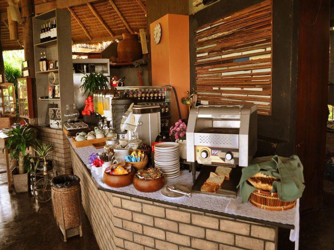 Food & Drinks, Dern Din Du Dao Resort, Wang Num Khiaw