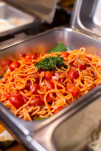 Food & Drinks 9