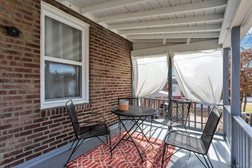 Gorgeous Home Near the Zoo & Forest Park, Saint Louis