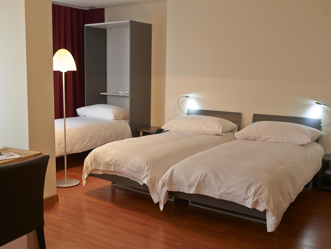 Others 5, Congress Apartments by Hotel du Commerce, Basel