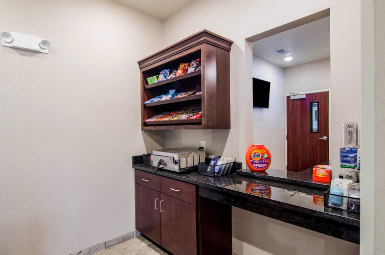 Cobblestone Hotel & Suites - Torrington, Goshen