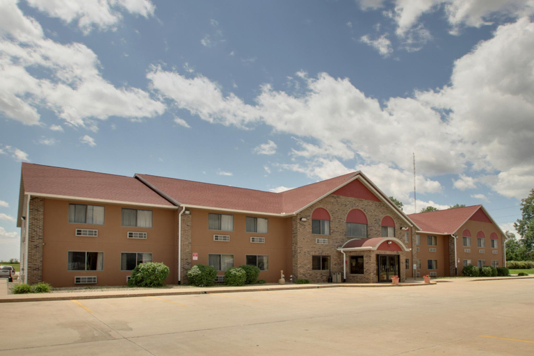 Exterior & Views 1, Heritage Grand Inn, Fulton