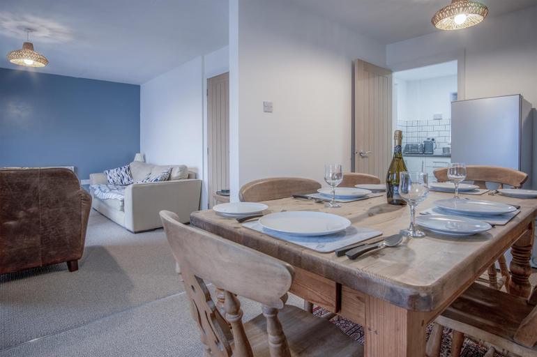Others 4, Pharmacy Court - 2 Bedroom Apartment - Saundersfoot, Pembrokeshire