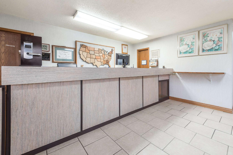 Public Area 2, Americas Best Value Inn Chanute, Neosho