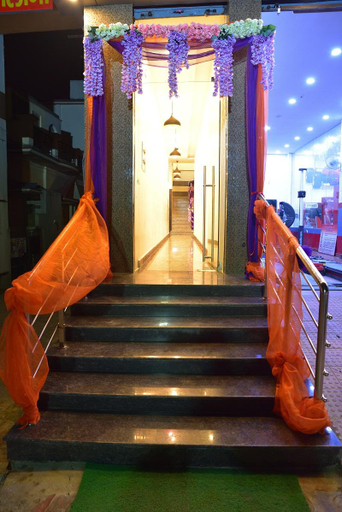 Others 3, Kamals Inn, Gorakhpur