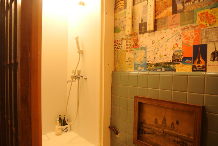 Bathroom 5, GuestHouse FUTARENO, Yokohama