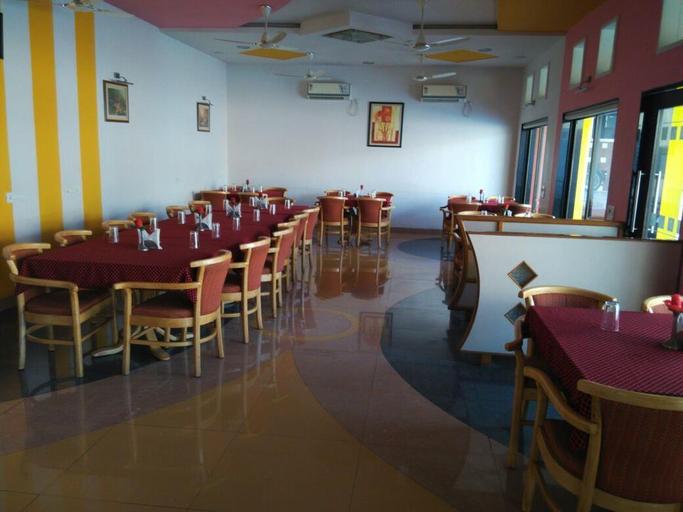 Food & Drinks 3, Hotel Cidade De Diu, Diu