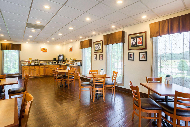 Food & Drinks 4, Quality Inn Hurricane Mills I-40, Humphreys