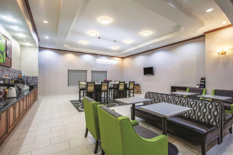 Food & Drinks 5, La Quinta Inn & Suites by Wyndham Gainesville, Cooke
