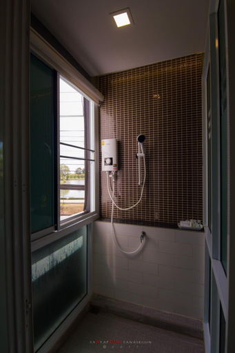 Bathroom 2, Kin Lom Chom View, Muang Udon Thani