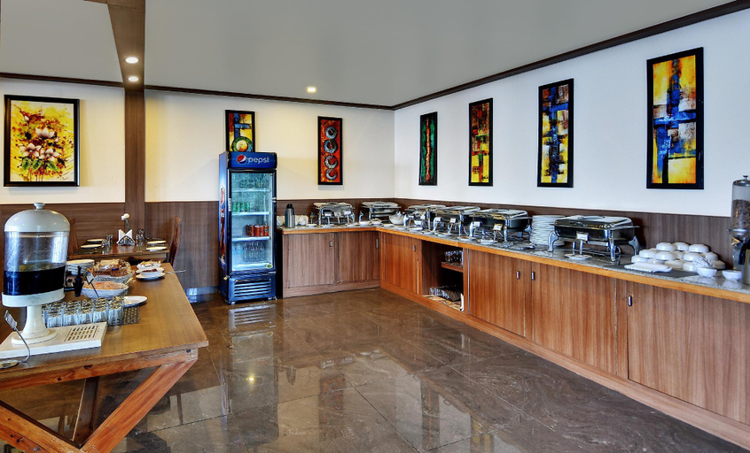 Food & Drinks 5, Ekant Retreat, Solan