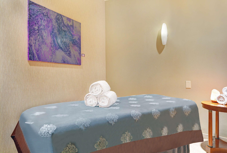 Bedroom 3, Embassy Suites Northwest Arkansas - Hotel, Spa & Convention Center, Benton