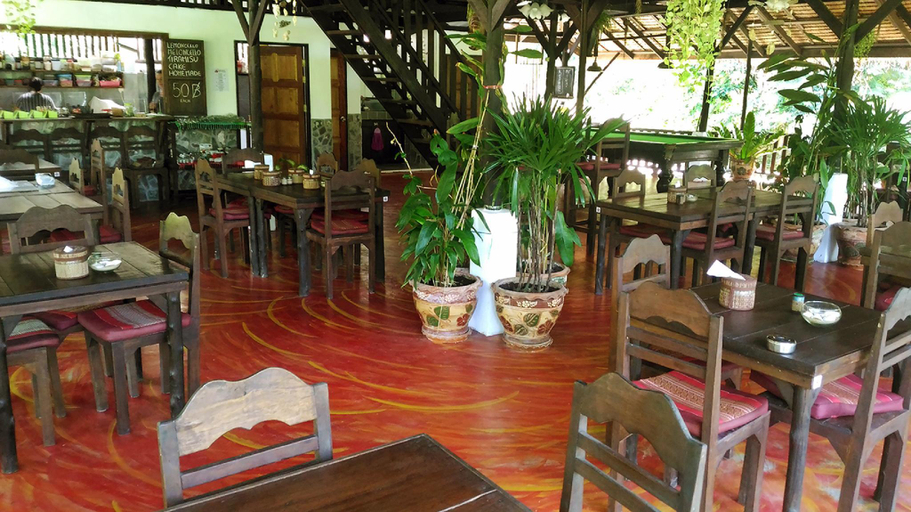 Food & Drinks 5, Flower Power Village, Muang Ranong