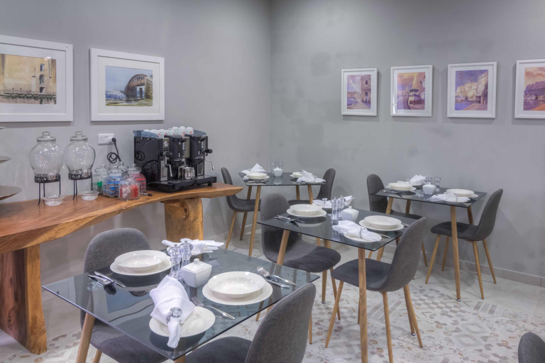 Food & Drinks 5, Hotel Casa Birmula