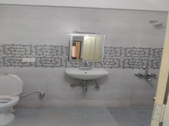 Bathroom 3, Sai Pavilion Hotel, Anantapur