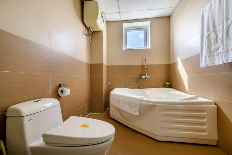 Bathroom 5, BALY HOTEL HUE, Huế