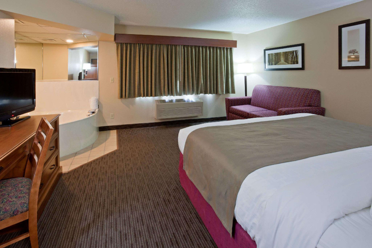 Bedroom 3, AmericInn by Wyndham Proctor Duluth Black Woods Conv Ctr, Saint Louis