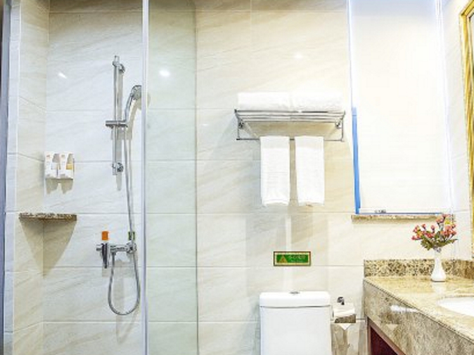 Bathroom 4, Vienna Hotel Guiyang Jiaxiulou Jichang Road, Guiyang