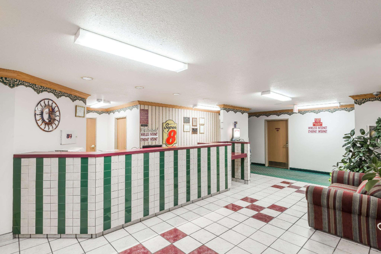 Public Area 2, Super 8 by Wyndham Bedford, Lawrence