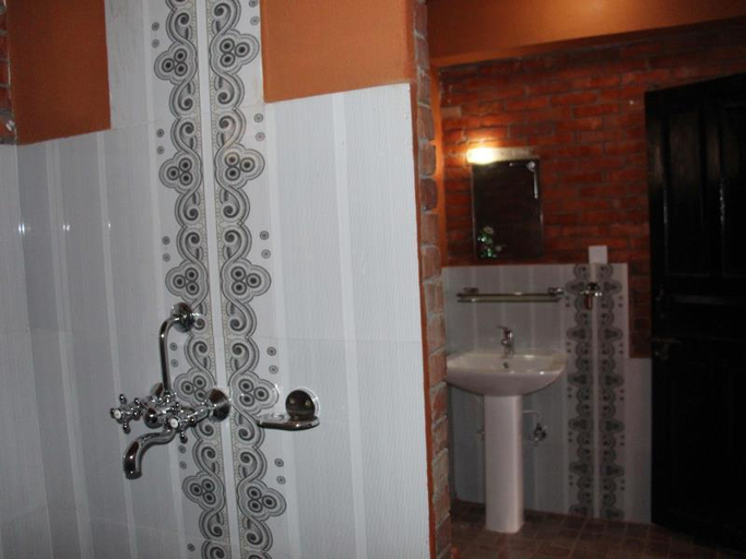 Bathroom 2, Nar-Bish Hotel, Gandaki