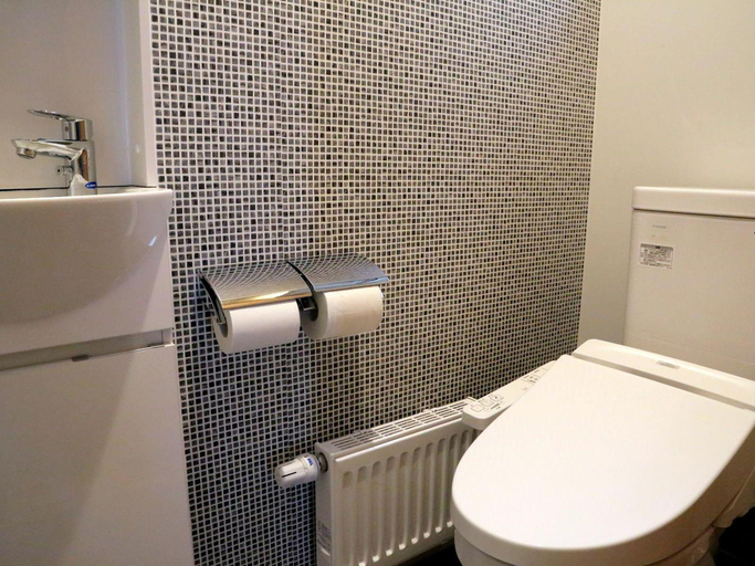 Bathroom 2, OCHO Guest House, Sapporo