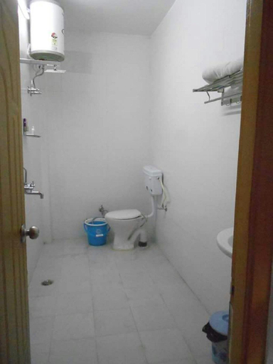 Bathroom 3, DS Residency Varanasi, Varanasi
