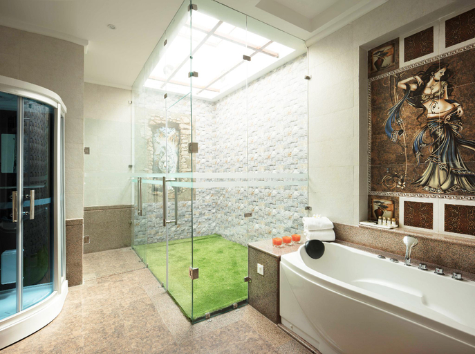 Bathroom 5, Orchha Palace and Convention Centre, Tikamgarh