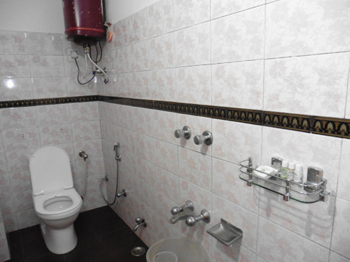 Bathroom 3, Anantson Resort, Chamba