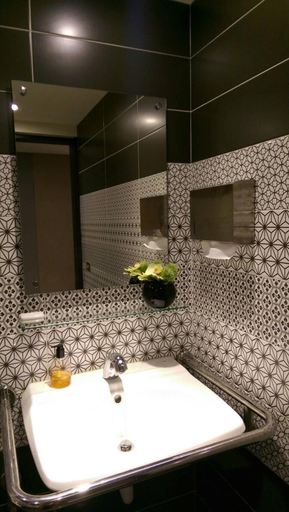 Bathroom 4, Ximen Hotel-B, Taipei City