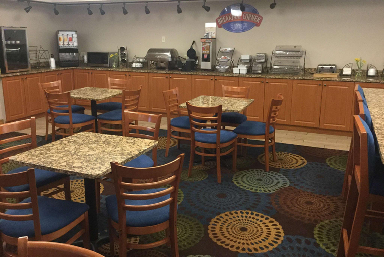 Food & Drinks 5, Baymont by Wyndham Mishawaka South Bend Area, Saint Joseph