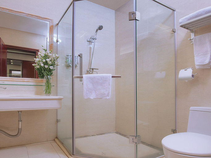 Bathroom, Vienna Hotel Shenzhen Exhibition Center Gangxia Metro Station, Shenzhen