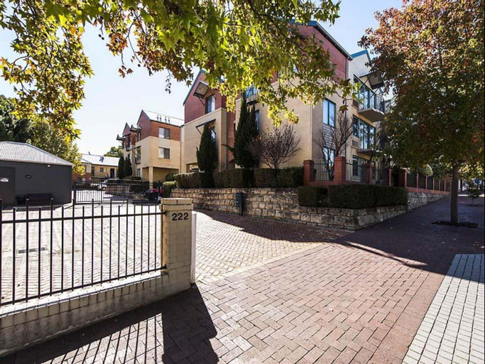 Others 4, Subiaco Village 47, Subiaco