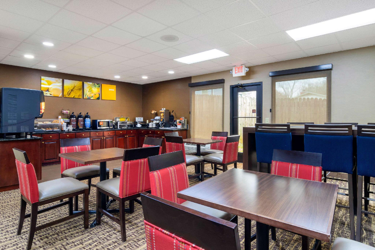 Food & Drinks 2, Comfort Inn & Suites Griffin North, Spalding