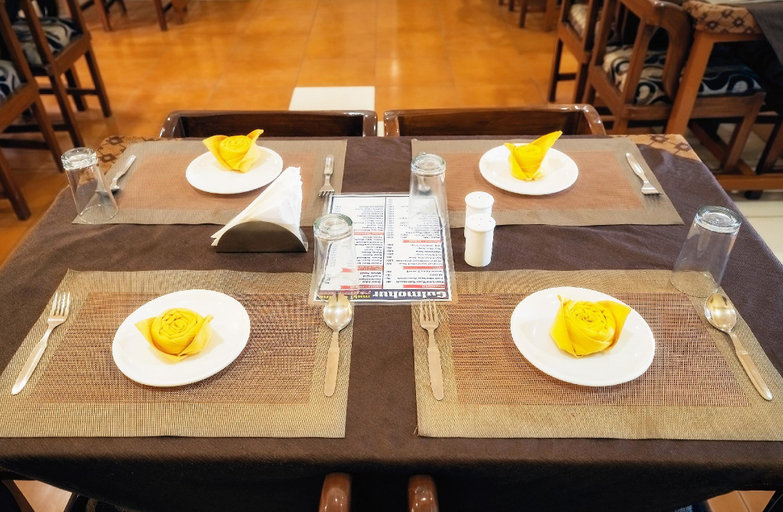 Food & Drinks 5, Hotel Empire, Kachchh