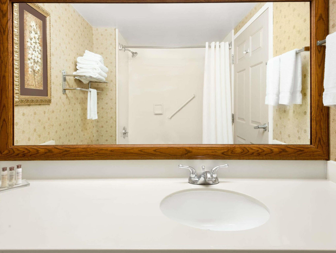 Bathroom 3, Spark by Hilton Mechanicsburg Harrisburg West, Cumberland