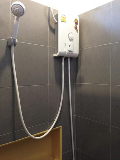 Bathroom 5, Nithra Ratree Hotel, Kabin Buri