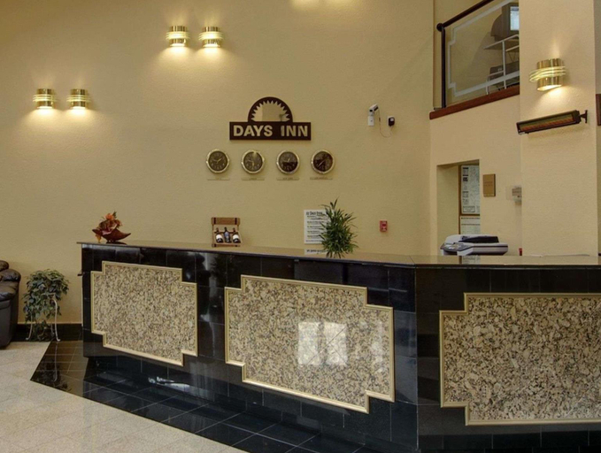Public Area 2, Days Inn by Wyndham Hillsborough, Somerset