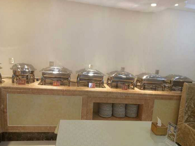 Food & Drinks 5, GreenTree Inn Chengde Luanping Luanyang Road Xiangyuan Road Express Hotel, Chengde