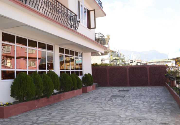 Exterior & Views