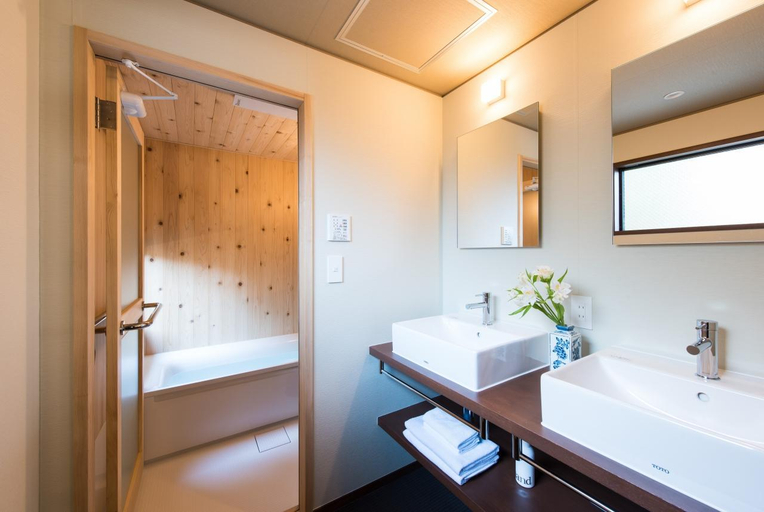 Bathroom 4, Higashiyama Kageroi, Kanazawa
