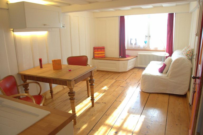 Bedroom 2, Au Soleil de Gruyeres chez Chantal, La Gruyère