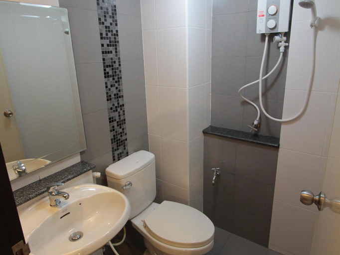 Bathroom 4, Napaville Huai Khwang Hostel, Huai Kwang