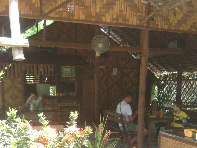 Food & Drinks 3, Ban Ban Bungalow, Nua Khlong