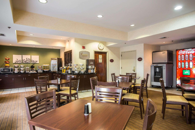 Food & Drinks 5, BROAD STREET INN by IHG, Sumter
