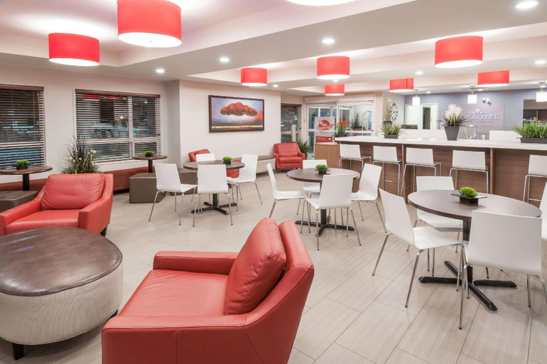 Public Area, Microtel Inn & Suites By Wyndham Fort St John, Peace River
