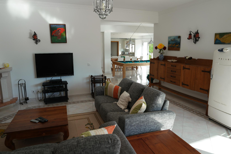 Others 2, Casa do Mar,heatable pool,Jacuzzi, near beach!, Albufeira