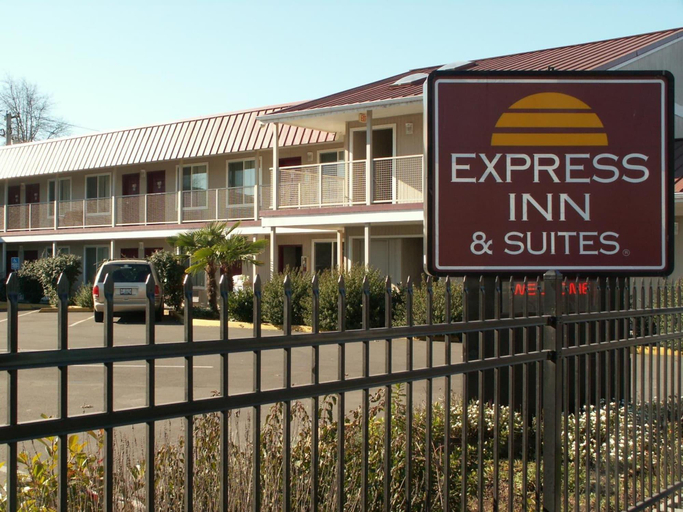 Exterior & Views 2, Express Inn & Suites, Lane