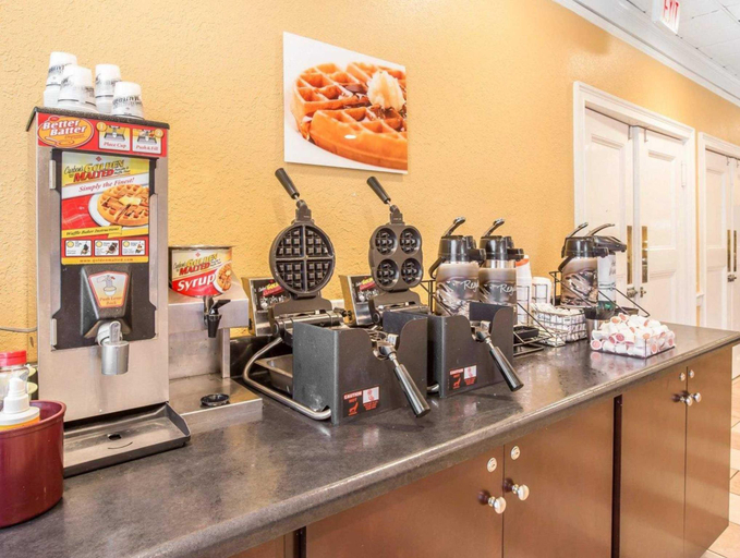 Food & Drinks 3, Quality Inn Richmond Hill - Savannah I-95, Bryan