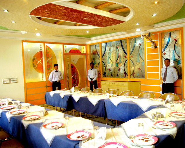 Food & Drinks, Hotel Tulsi, Jhansi